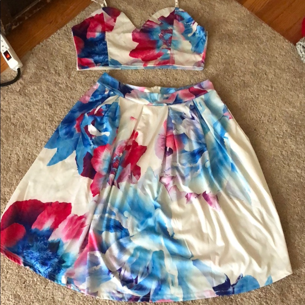 Very cute shirt and skirt